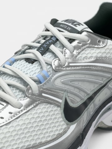 Nike Sportswear - Zapatillas deportivas bajas 'Air Max Moto 2K' en gris
