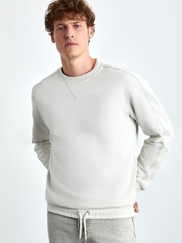 Grimelange Суичър в сиво: отпред