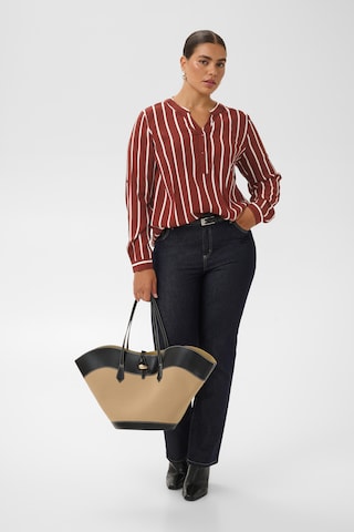 KAFFE CURVE - Blusa 'Sida' en rojo