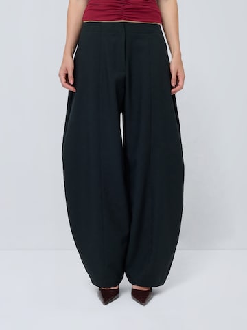 LeGer Studio Barrel Pants 'Janique' in Black: front