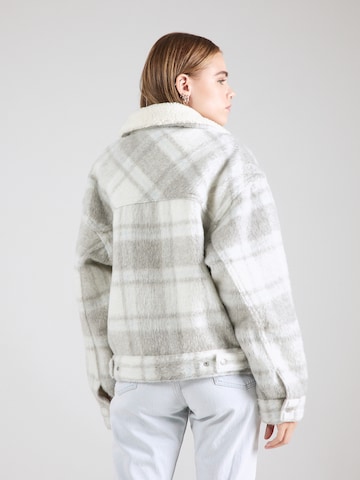 LEVI'S ® Prechodná bunda '90s Cozy Sherpa Trucker' - Sivá