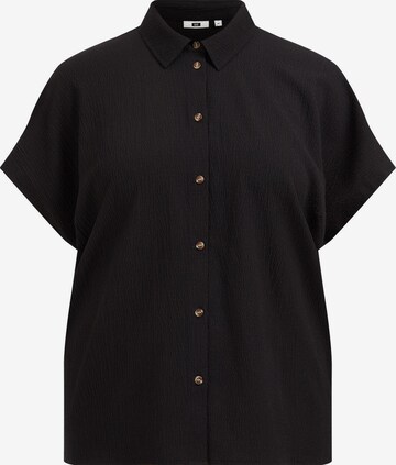 WE Fashion Blouse in Black: front