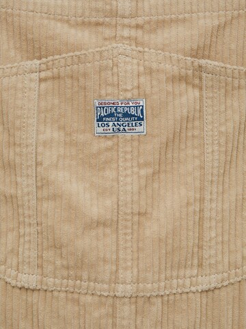 Pull&Bear Regular Latzjeans in Beige