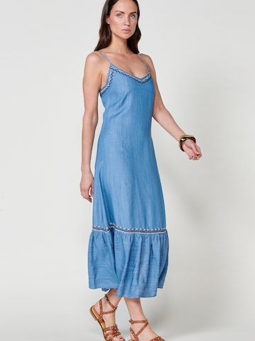 KOROSHI Kleid in Blau: Vorderseite