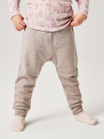 NAME IT - Tapered Pantalón en gris