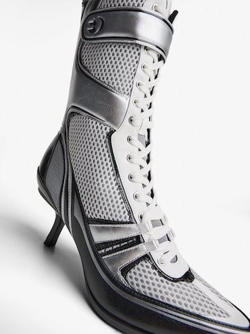 Bottines à lacets Bershka en mélange de couleurs