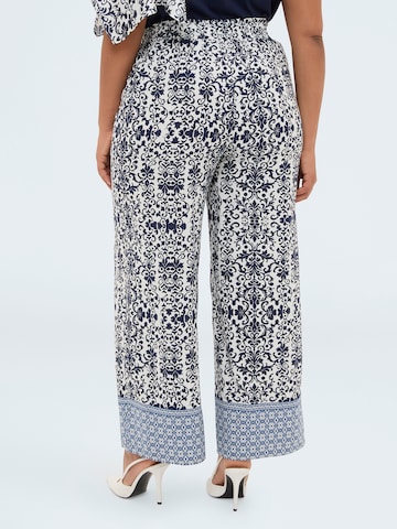 regular Pantaloni di Fiorella Rubino in blu