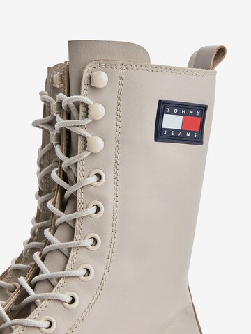 Tommy Jeans Schnürstiefel in Grau