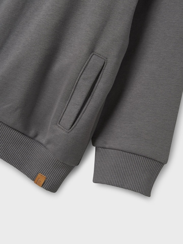 Sweat NAME IT en gris