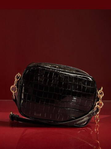 Lipsy Axelremsväska i svart