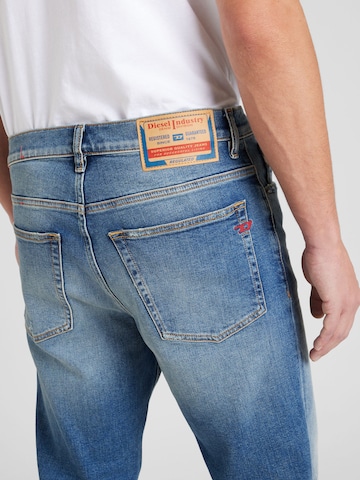 DIESEL Regular Jeans '2005 D-FINING' in Blue