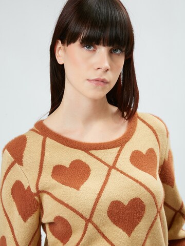 Influencer Sweater in Beige