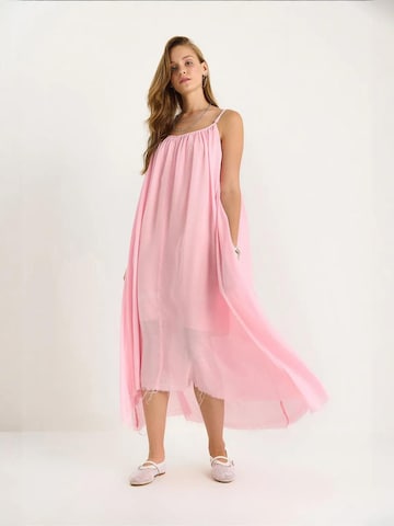 Abito estivo di Bianco Lucci in rosa