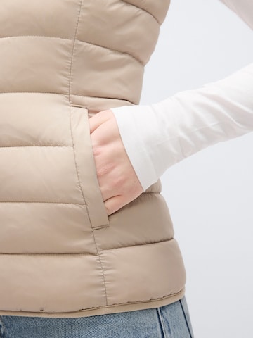 Only Tall - Chaleco 'ONLNEWTAHOE' en beige