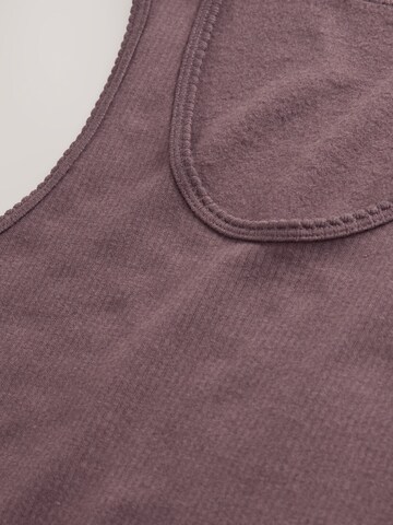 Next Top in Lila