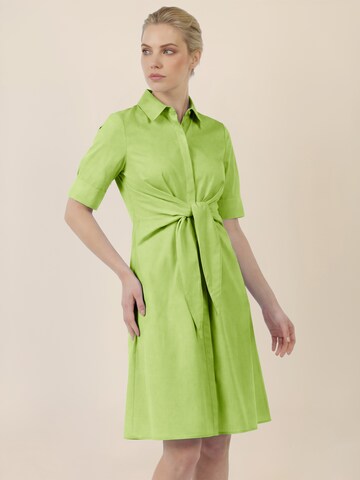 APART Kleid in Grün: Vorderseite