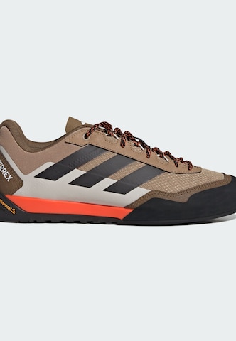 Chaussure basse 'Skychaser Solo 3' ADIDAS TERREX en marron