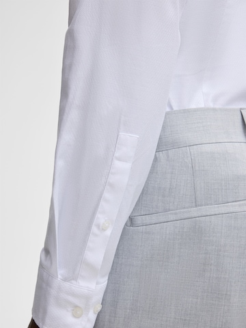 Coupe slim Chemise business 'Stan' STRELLSON en blanc