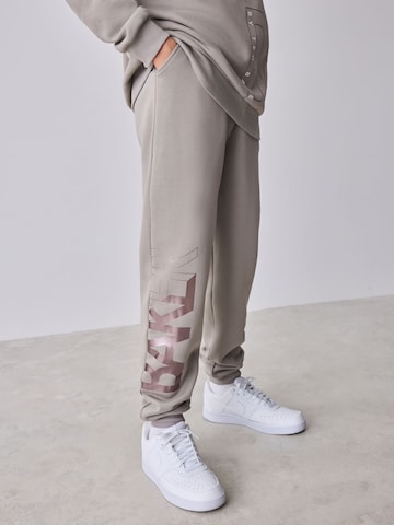 Baker by Ted Baker Juoksupuku värissä harmaa