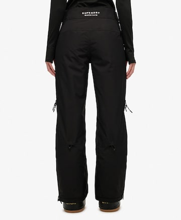 Regular Pantalon de sport Superdry en rose