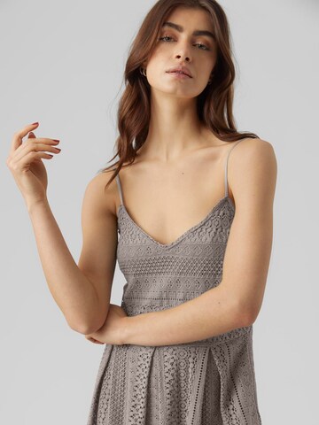 Robe 'HONEY' VERO MODA en gris