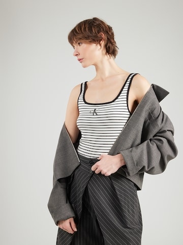 Regular Haut Calvin Klein Jeans en noir : devant