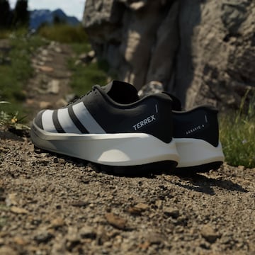 Scarpa da corsa 'Agravic 4' di ADIDAS TERREX in nero