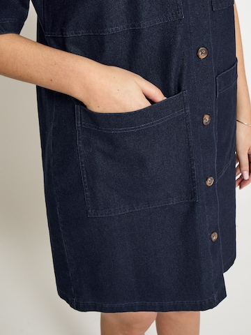 Peppercorn Puseromekko 'Naddie' värissä sininen