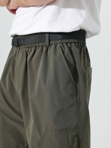 Youthup Loose fit Cargo Pants in Green