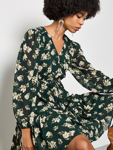 Abito di Apricot in verde