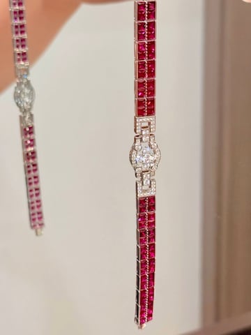 LanLiviaNarukvica 'Elegant Ruby Line Adjustable Bracelet' - crvena boja