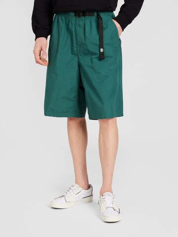 VANS Loosefit Shorts 'CITY BOY' in Grün: predná strana