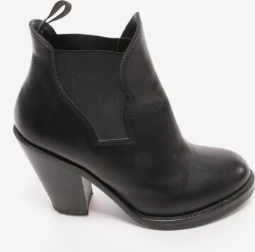 Acne Dress Boots in 37 in Black: front