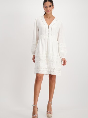 Robe-chemise monari en blanc : devant