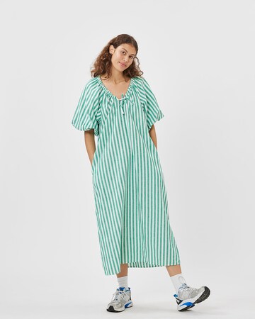 Robe 'Zerina' minimum en vert : devant