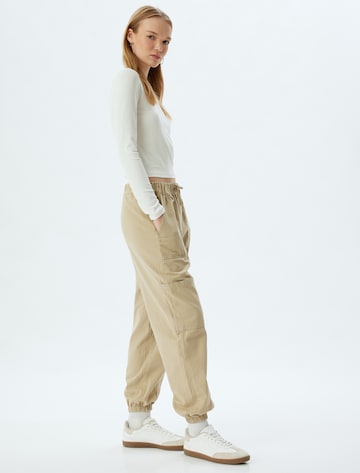 Koton Tapered Cargobroek in Beige
