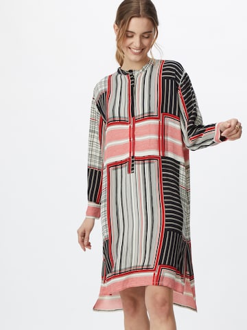 Robe-chemise 'MANolena' Masai en rouge : devant