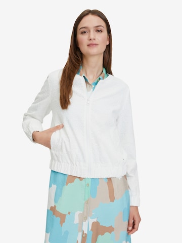 Betty & Co Between-Season Jacket in White: front