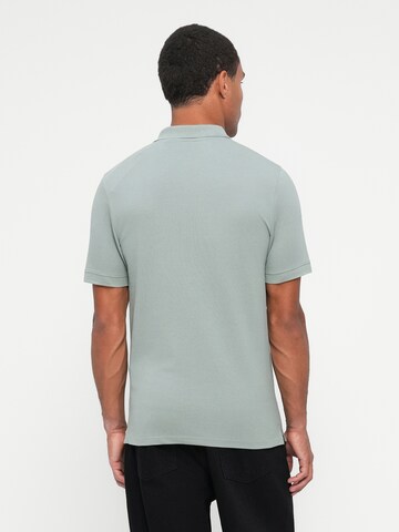 Lyle & Scott Shirt in Green: back