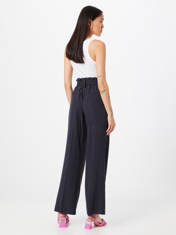 ESPRIT - Pierna ancha Pantalón de pinzas en negro