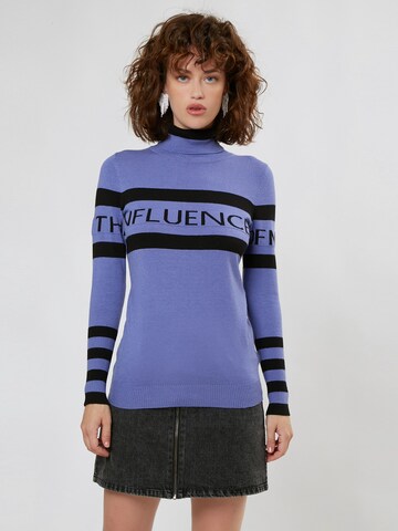 Influencer - Pullover em azul: frente