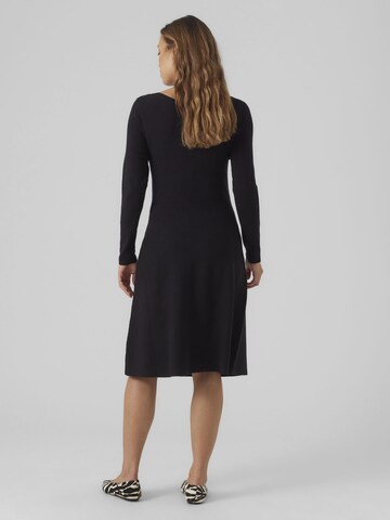 Robes en maille Vero Moda Maternity en noir