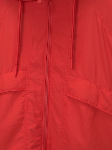 Veste mi-saison Pull&Bear en rouge