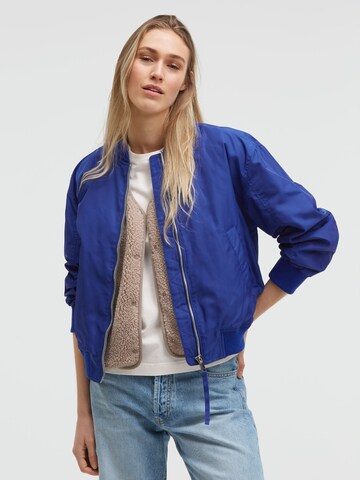 SENSES.THE LABEL Between-Season Jacket in Blue