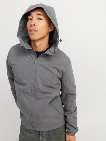 JACK & JONES Преходно яке 'JJEURBAN' в сиво