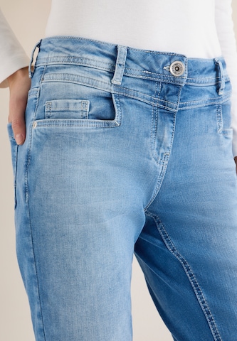 Coupe slim Jean 'Scarlett' CECIL en bleu