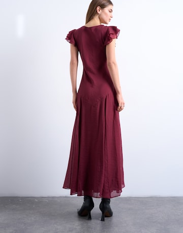 TOPSHOP Платье 'SAGA' в Красный