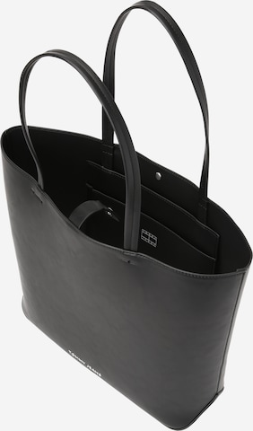 Tommy Jeans Shopper táska 'Essential Must' - fekete