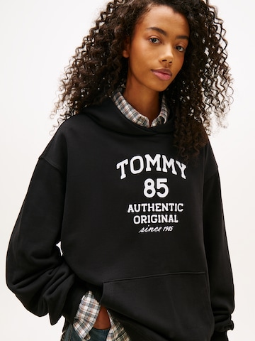 Tommy Jeans Sweatshirt '85' in Black