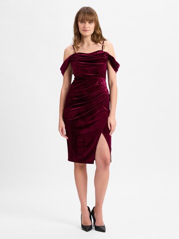 Marie Lund Cocktail Dress in Red: front
